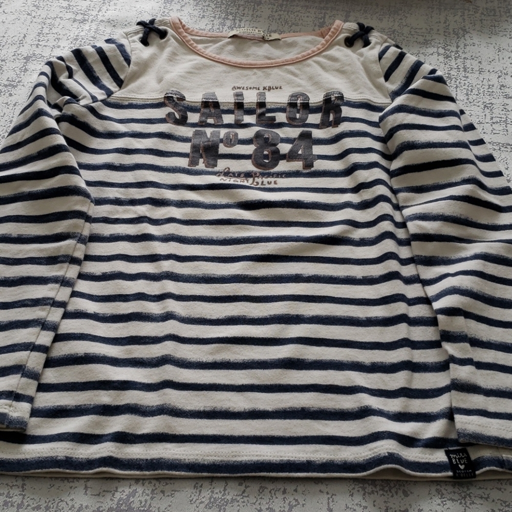 Girls sweater